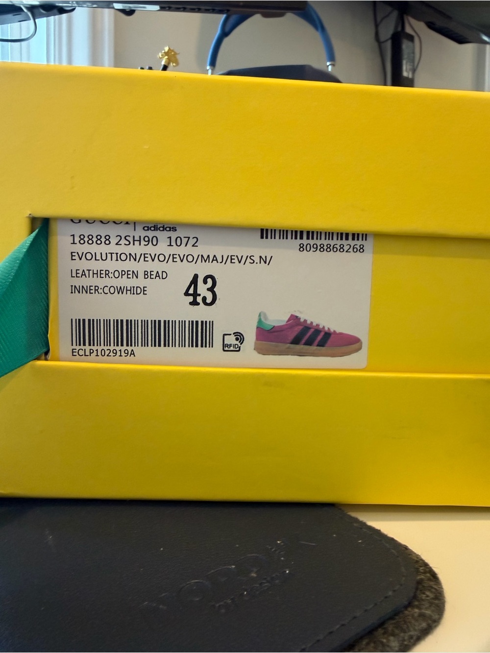 Adidas x Gucci Style Pink Suede Retro Trainer - Picture 7 of 7